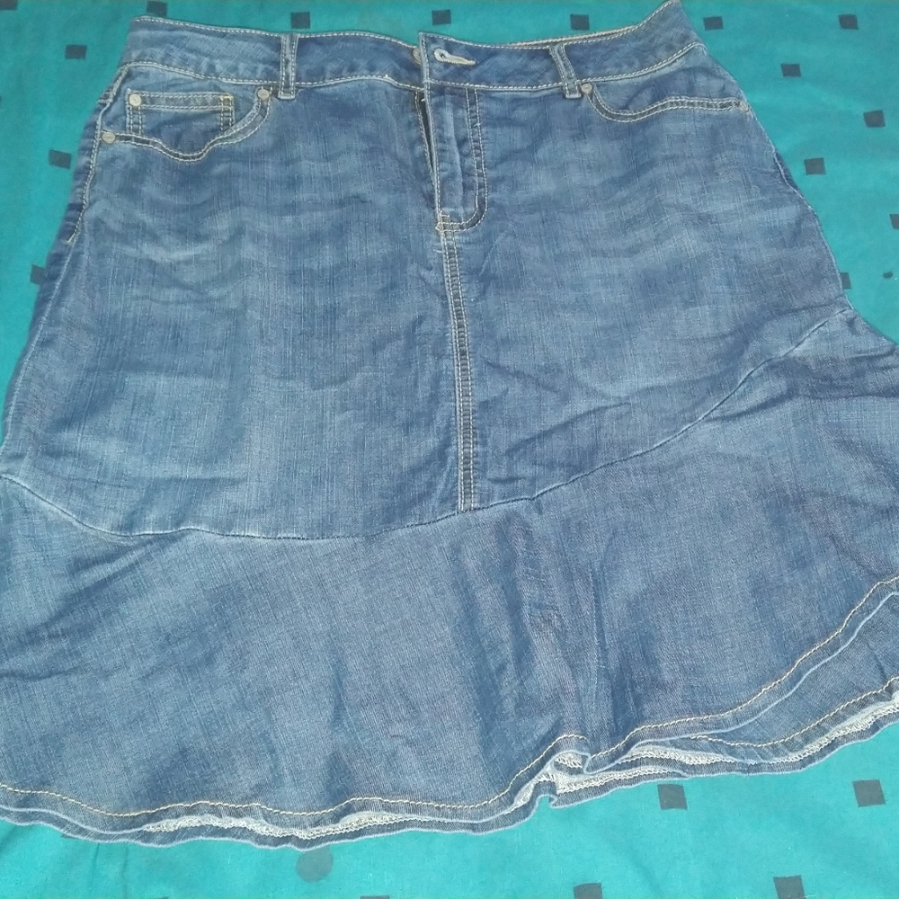 Women's est 1946 denim distressed skirt size 10